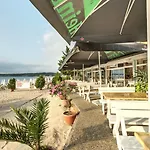 Hotel свети никола каваците - плаж и *