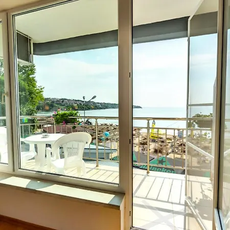 свети никола каваците - плаж и Hotel