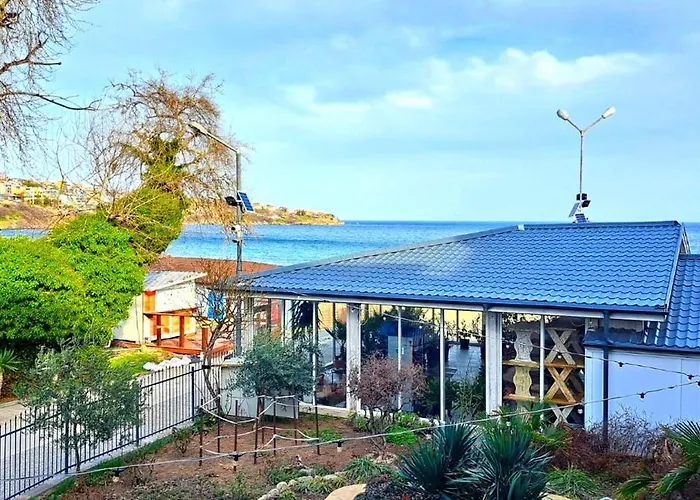 свети никола каваците - плаж и Хотел