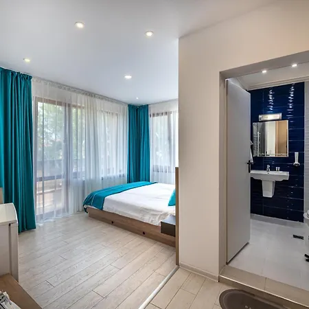 свети никола каваците - плаж и Hotel Sozopol