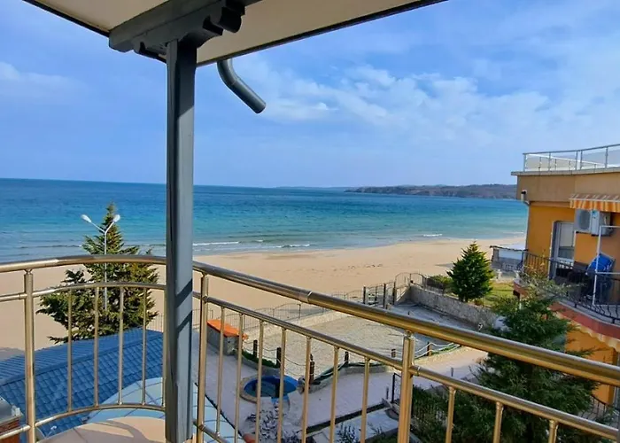 свети никола каваците - плаж и Hotel