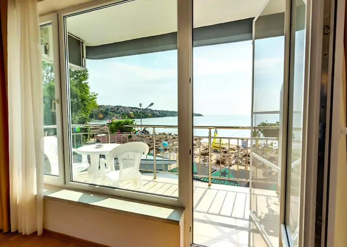 свети никола каваците - плаж и Hotel