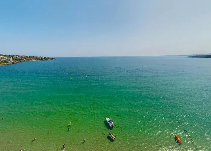 свети никола каваците - плаж и Hotel *